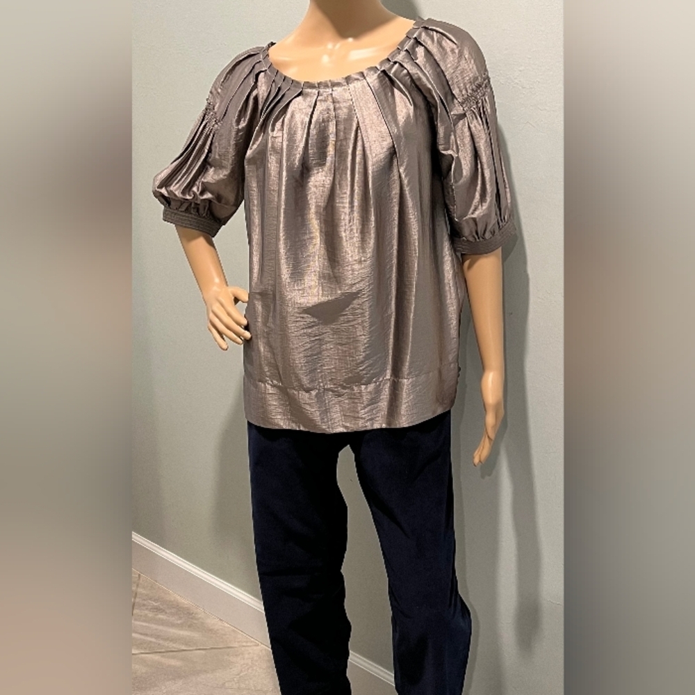 BCBG MaxAzria Pewter Woven Pleated Top With Side Button Detail Size S N…